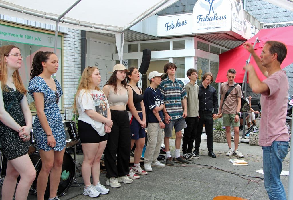 Die Friedrich-Albert-Lange-Schule sorgte mit ihrem Chor Voices für Gänsehautfeeling beim Publikum von Beats und Trödel. (Foto © Sandra Grünwald)