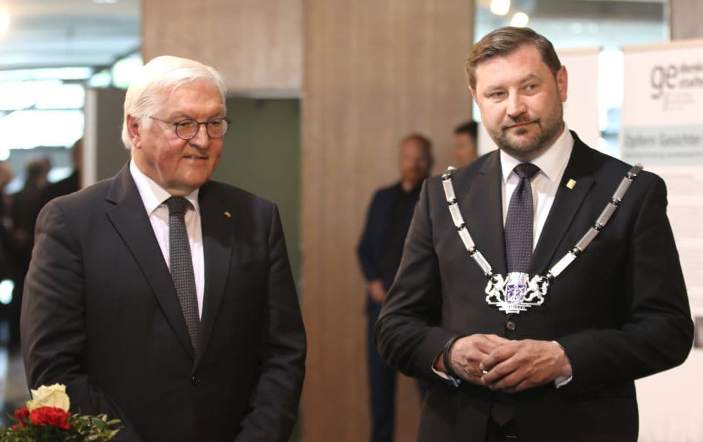 Bundespräsident Frank-Walter Steinmeier im Theater und Konzerthaus in Solingen.