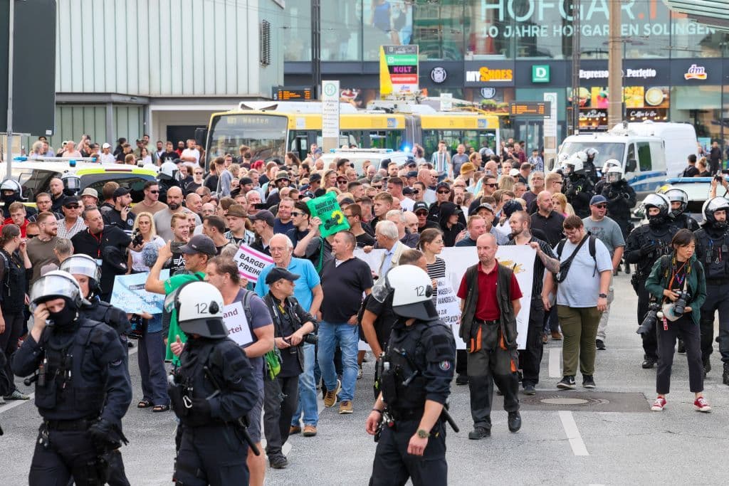 demonstrationen-solingen-innenstadt-polizei-august-2024 (13)