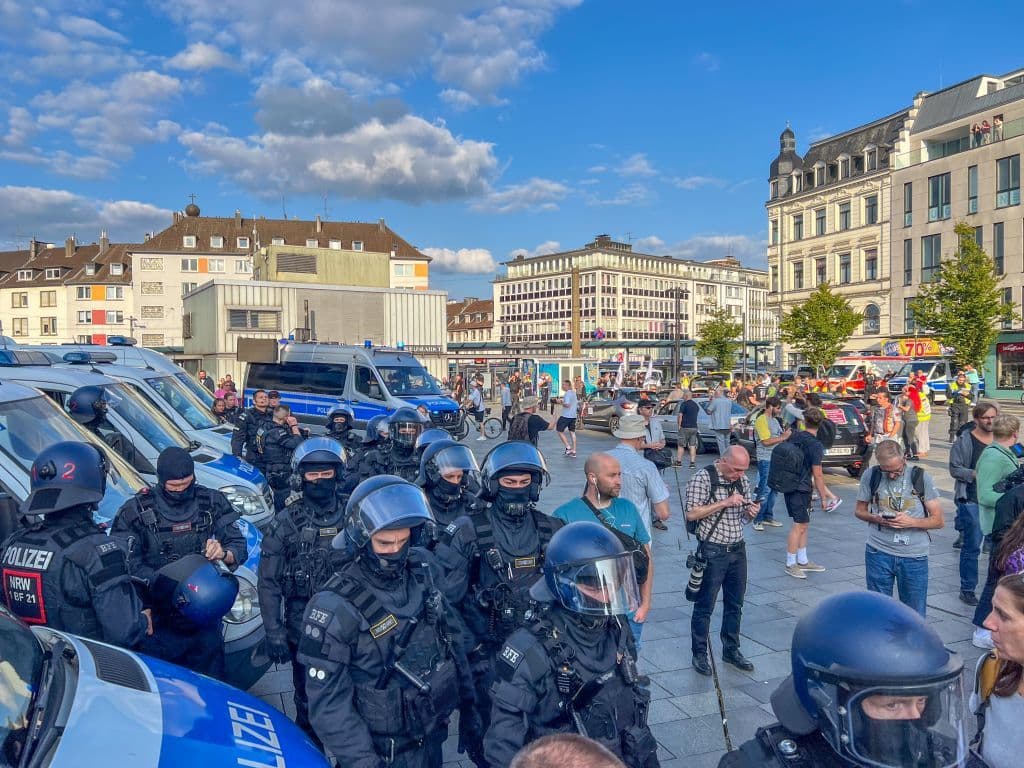demonstrationen-solingen-innenstadt-polizei-august-2024 (2)