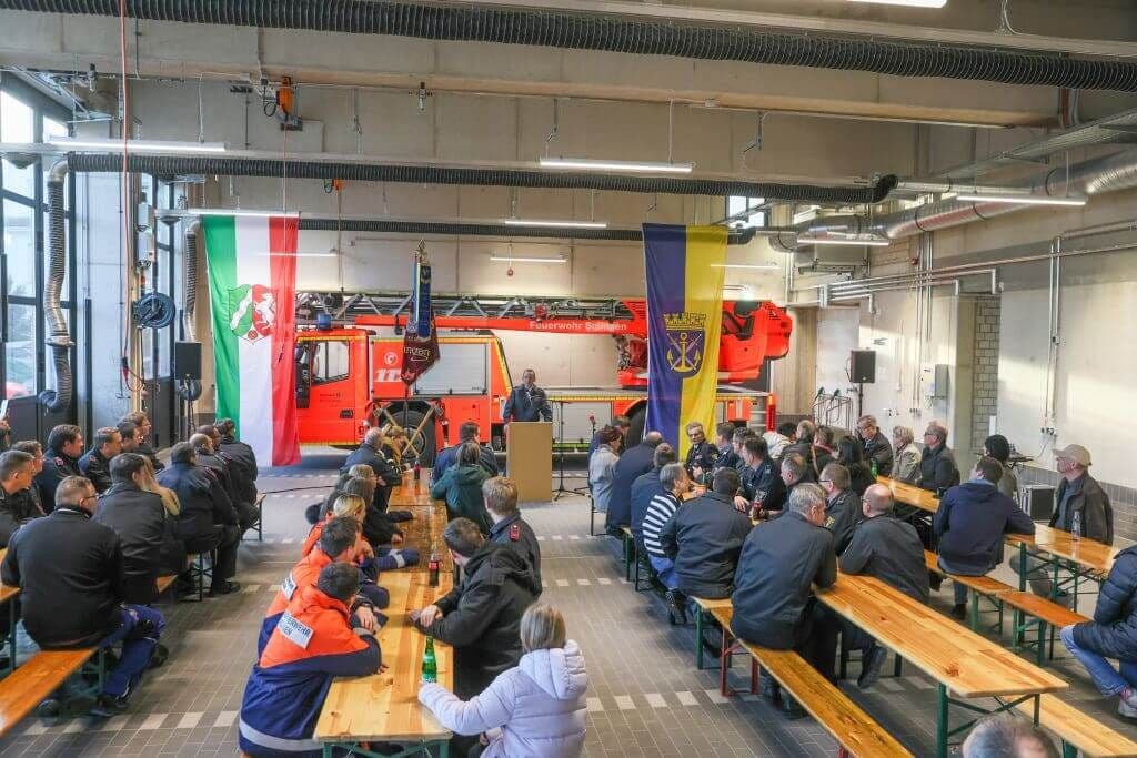 Feuerwehr Solingen eröffnete feierliche die neue Feuer- und Rettungswache Ohligs