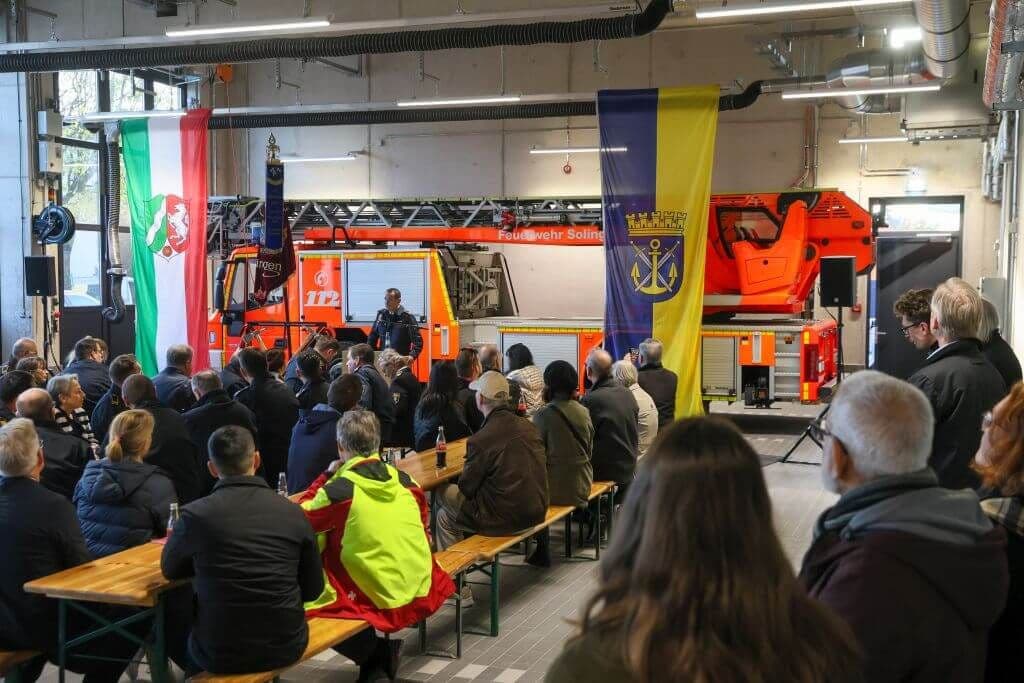 Feuerwehr Solingen eröffnete feierliche die neue Feuer- und Rettungswache Ohligs
