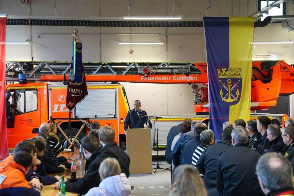 Feuerwehr Solingen eröffnete feierliche die neue Feuer- und Rettungswache Ohligs