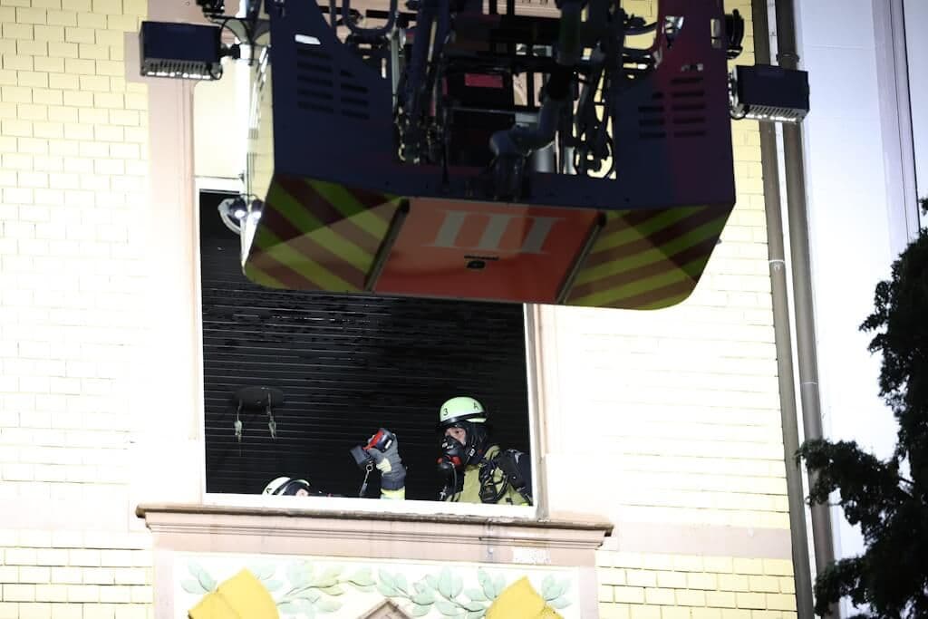 feuerwehr-brand-cronenbergwer-strasse (1)