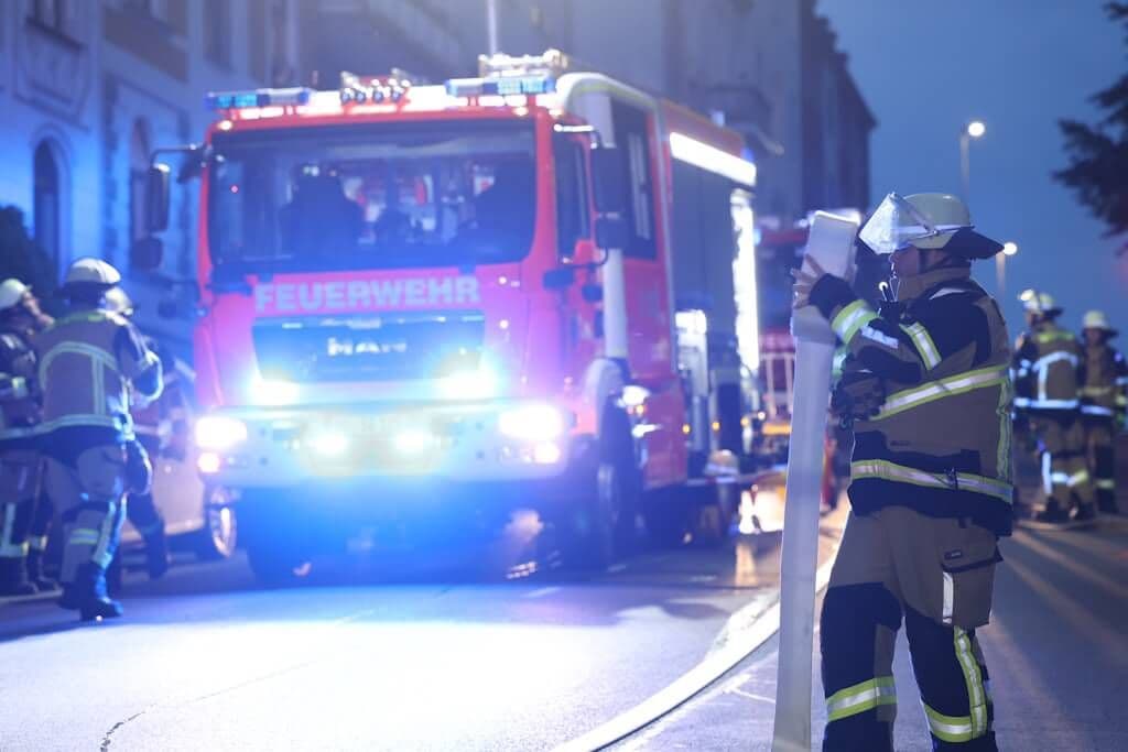 feuerwehr-brand-cronenbergwer-strasse (2)