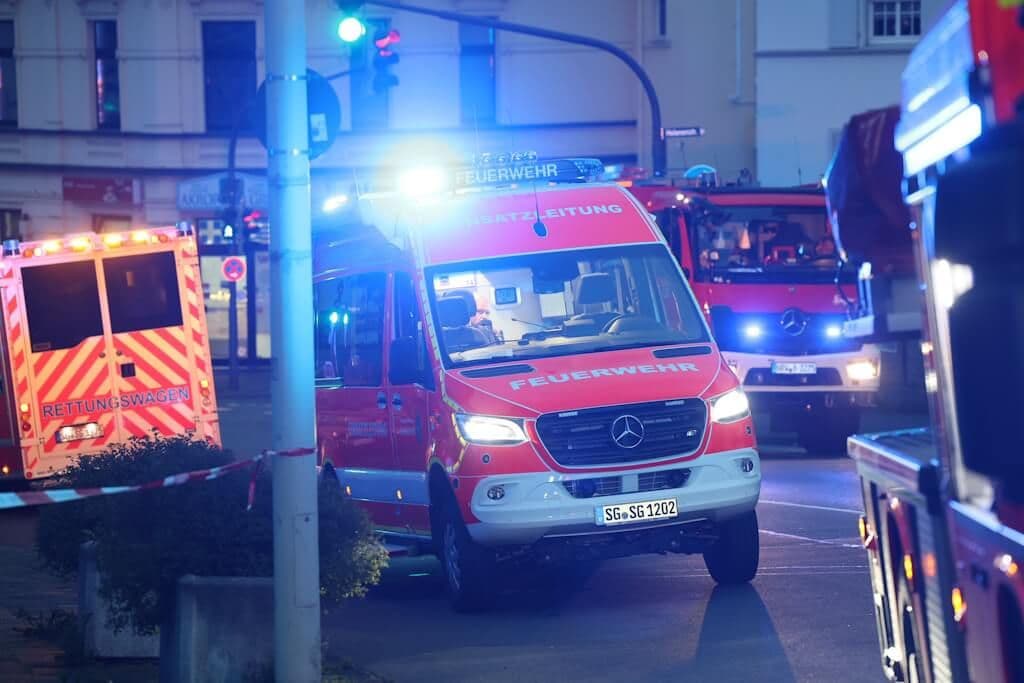 feuerwehr-brand-cronenbergwer-strasse (4)