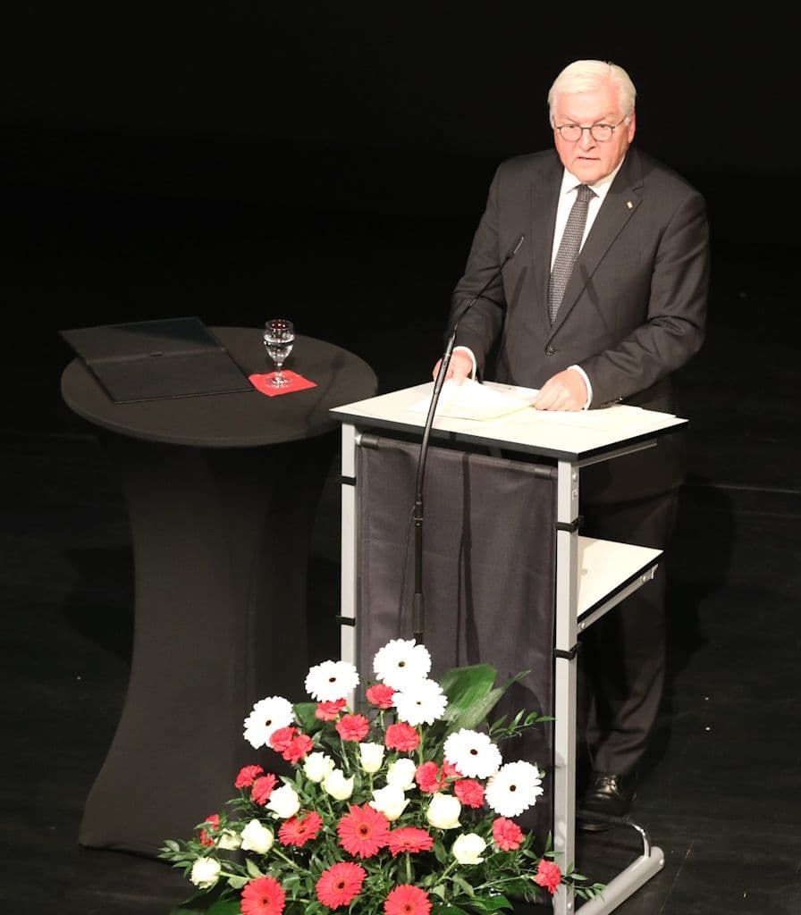 Bundespräsident Frank-Walter Steinmeier im Theater und Konzerthaus in Solingen.