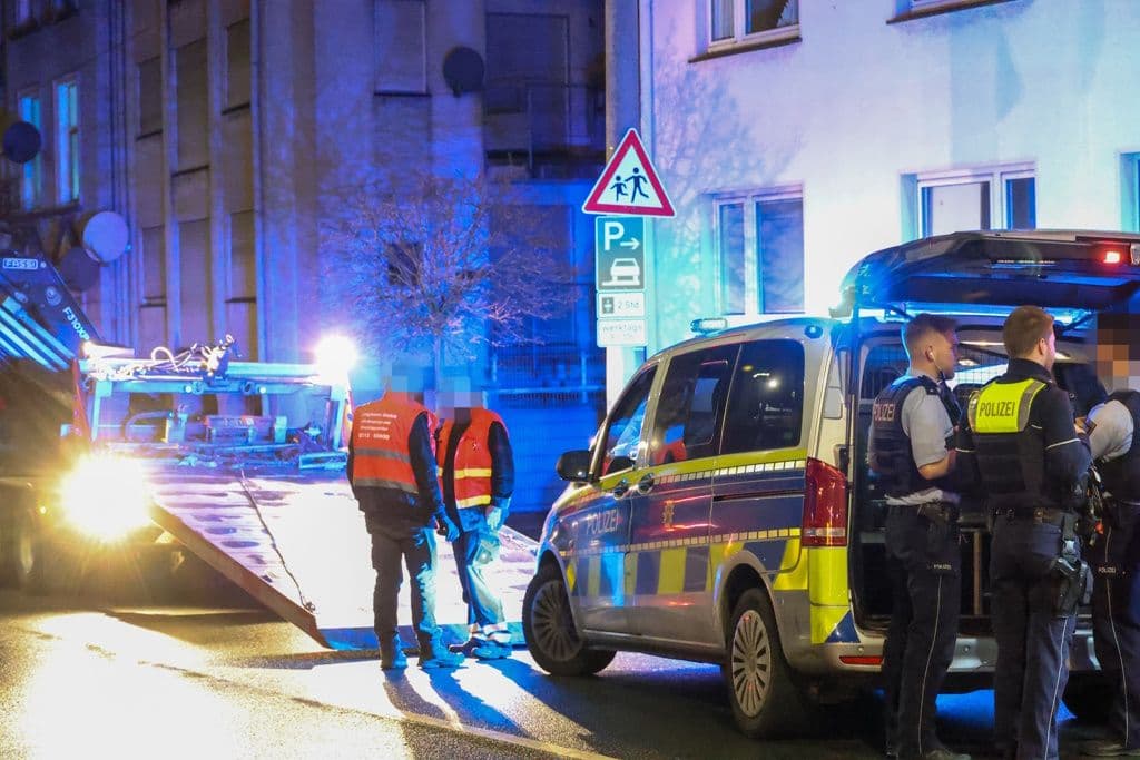Streifenwagen in Solingen verunfallt