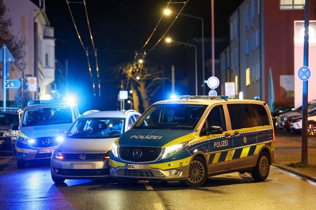 Streifenwagen in Solingen verunfallt