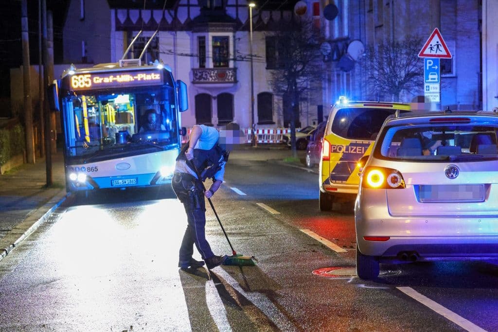 Streifenwagen in Solingen verunfallt