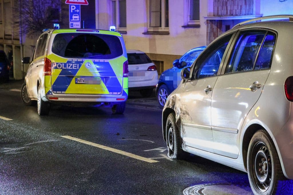 Streifenwagen in Solingen verunfallt
