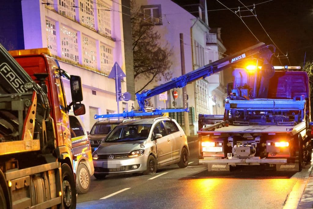Streifenwagen in Solingen verunfallt