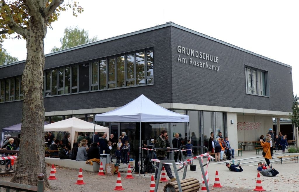 Der Neubau der Grundschule Am Rosenkamp in Wald. (Foto: © Bastian Glumm)