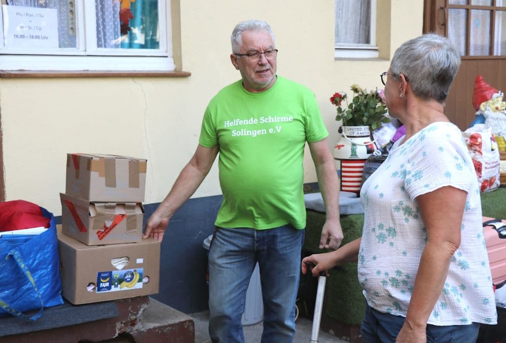 helfende-schirme-hilfsaktion-polen-kleiderkammer (4)