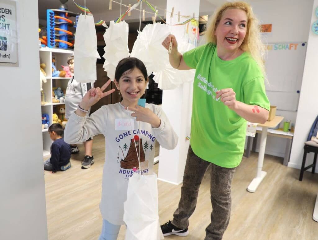 helfende-schirme-solingen-kindertag-linkgasse (10)