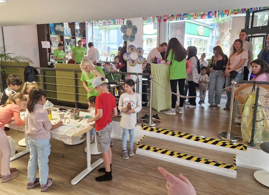 helfende-schirme-solingen-kindertag-linkgasse (17)