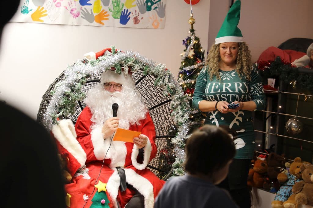 helfende-schirme-solingen-nikolaus-dezember-2025 (12)