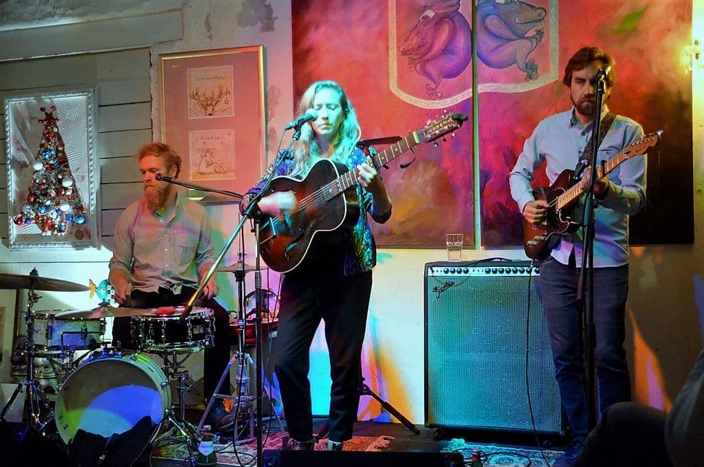 Kanadischer Folk im Stellwerk - 14