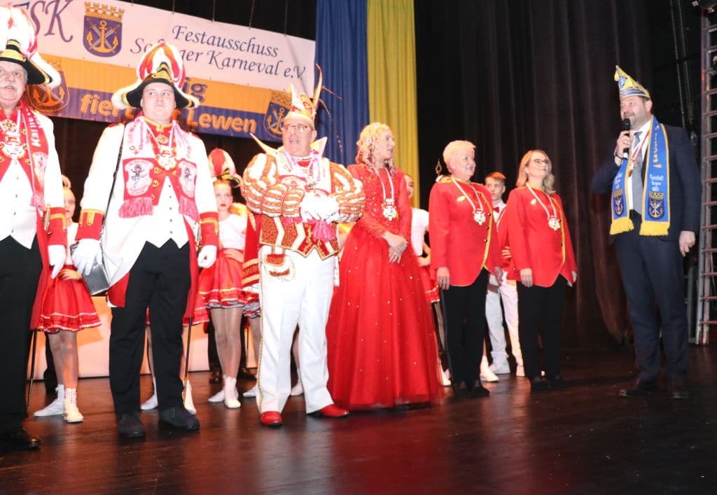 karneval-prinzenproklamation-2022-walder-stadtsaal (10)