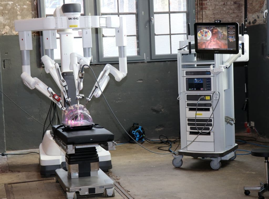 klinikum-alte-maschinen-halle-da-vinci-op-roboter (3)