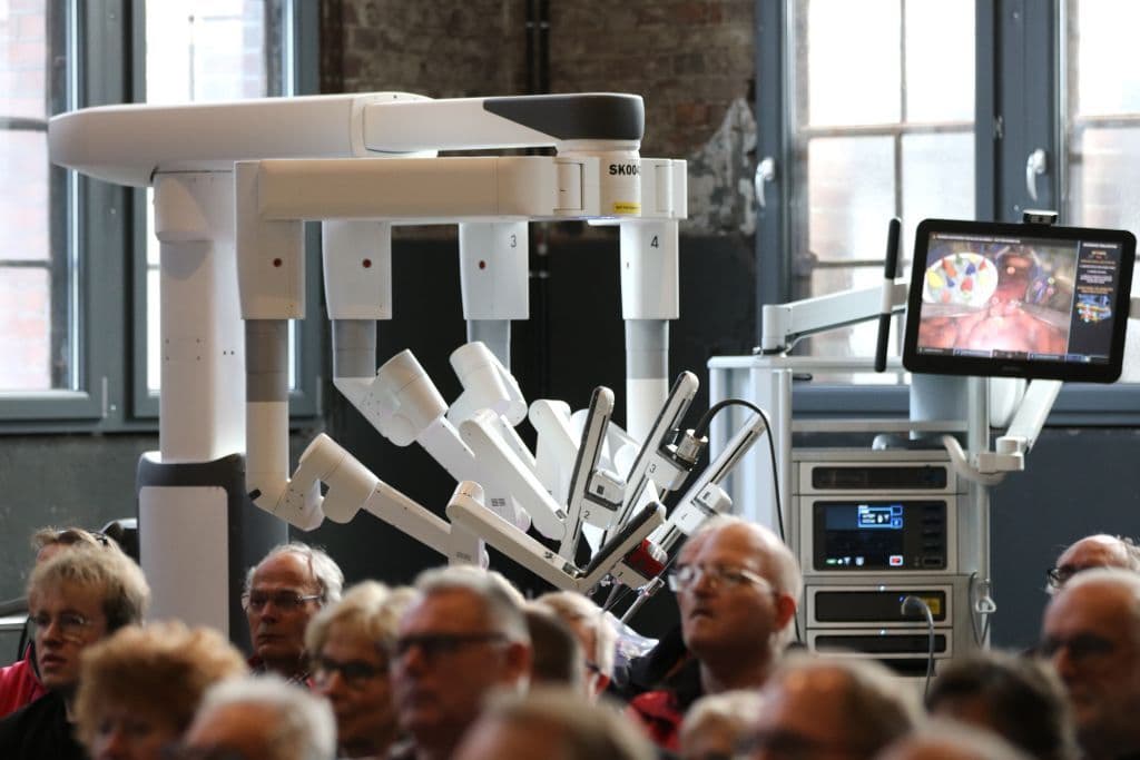 klinikum-alte-maschinen-halle-da-vinci-op-roboter (7)