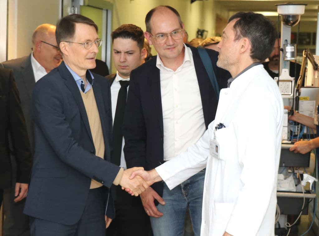 klinikum-gesundheitsminister-karl-lauterbach-juni-2024 (1)