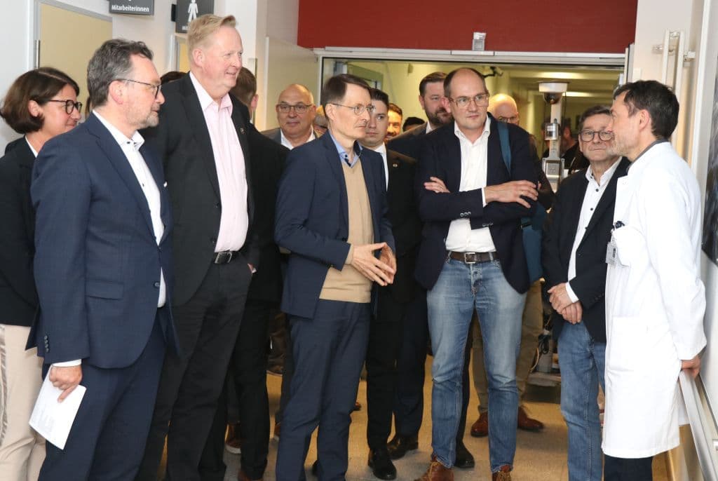 klinikum-gesundheitsminister-karl-lauterbach-juni-2024 (2)