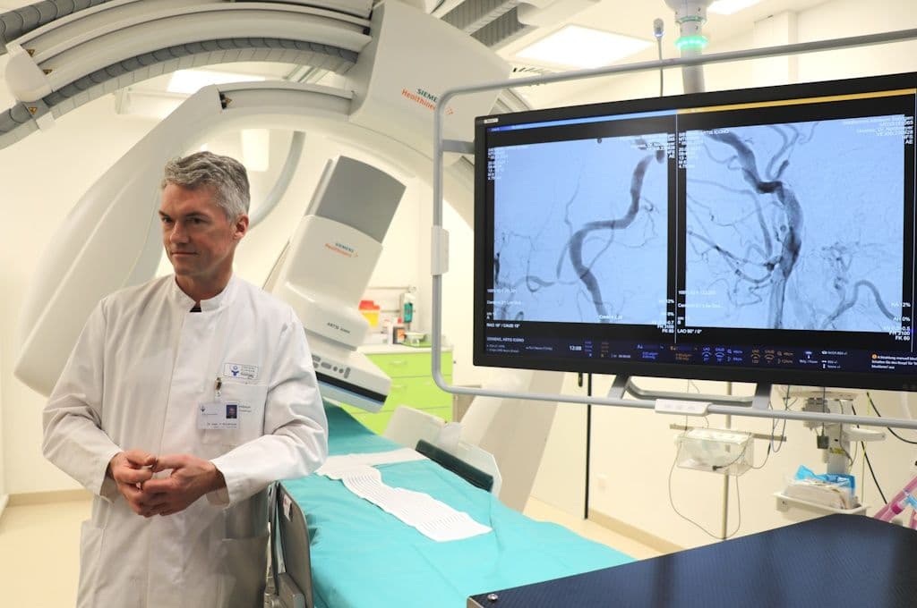 klinikum-neuroradiologie-angiographieanlage (6)