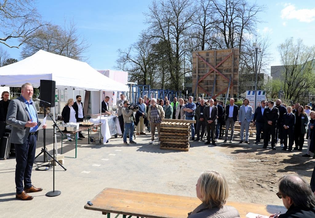 klinikum-richtfest-akademie-april-2025 (2)