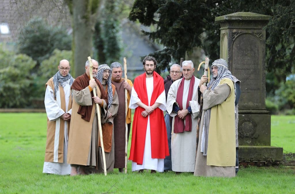 missione-cattolica-italiana-karfreitag-jesus-passionsweg-wald (3)