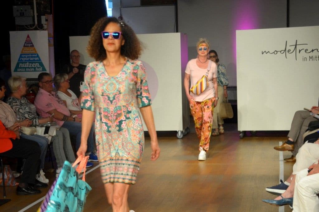 Modetrends-Modenschau-Einzelhandel - 22