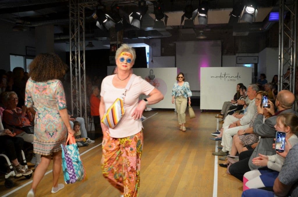 Modetrends-Modenschau-Einzelhandel - 23
