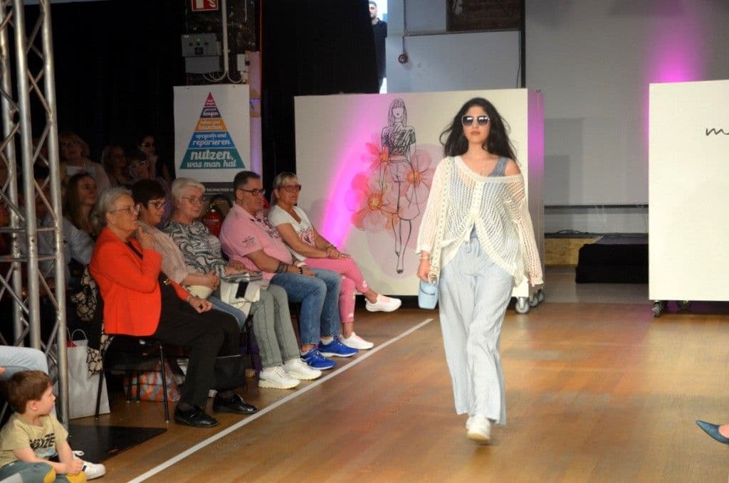 Modetrends-Modenschau-Einzelhandel - 28