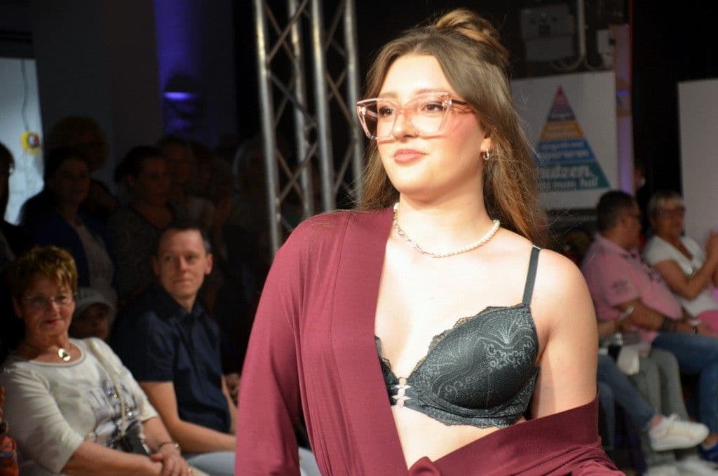 Modetrends-Modenschau-Einzelhandel - 29