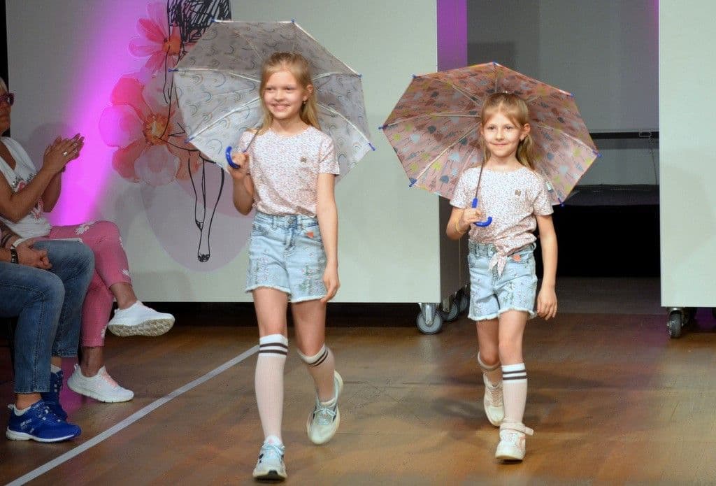 Modetrends-Modenschau-Einzelhandel - 40