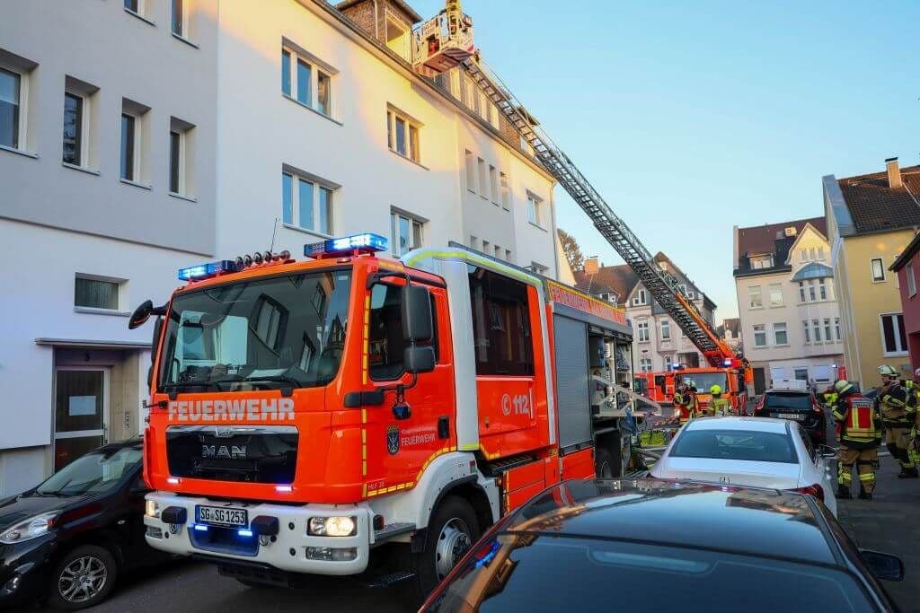 Zwei Schwerverletzte nach Verpuffung und Kellerbrand - Hund gerettet
