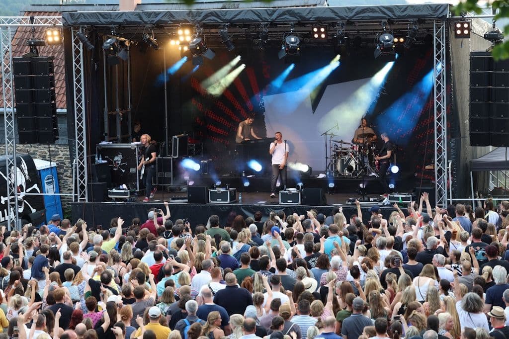 schloss-burg-konzert-kasalla-bounce (2)