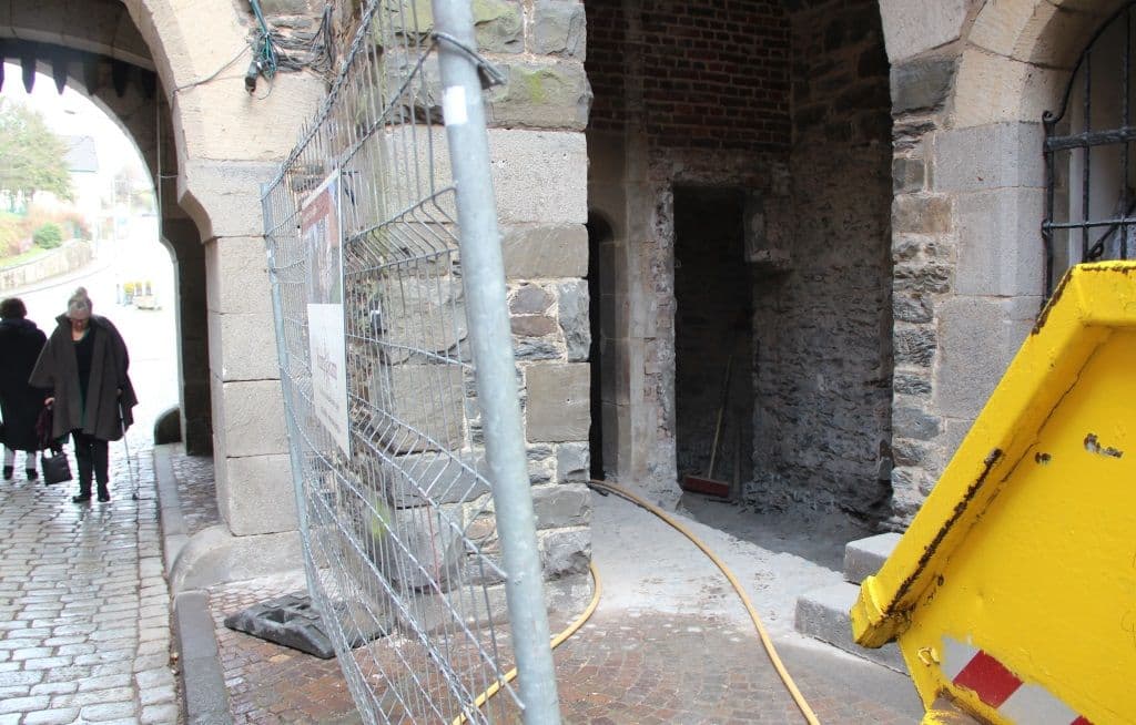 Neben dem Bergfried wird in diesem Jahr auch das Grabentorhaus saniert. Beide Maßnahmen sollen noch 2017 abgeschlossen werden. (Foto: © B. Glumm)