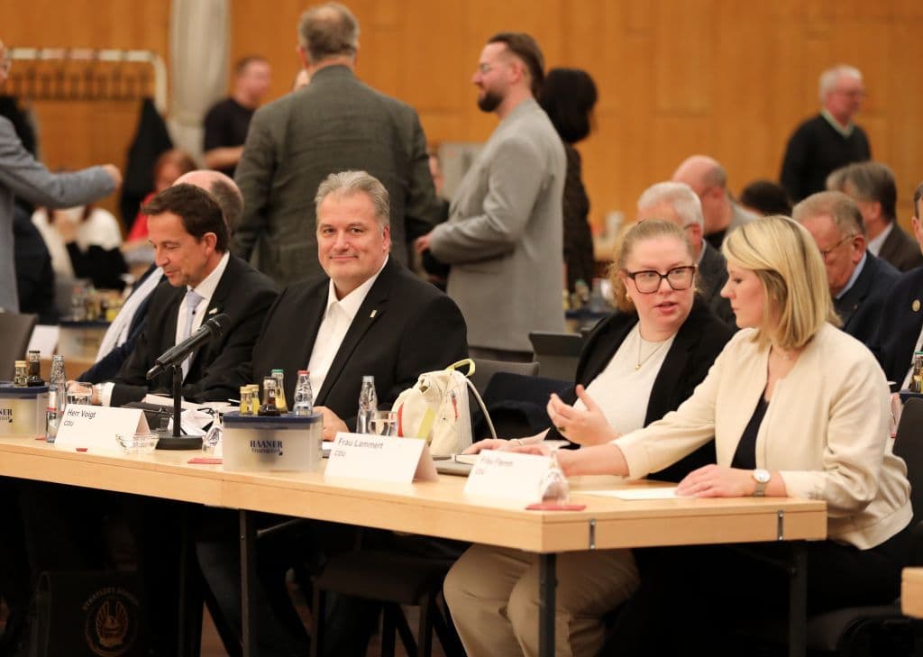 stadtrat-sitzung-konstituierende-oberbuergermeister-daniel-flemm (1)