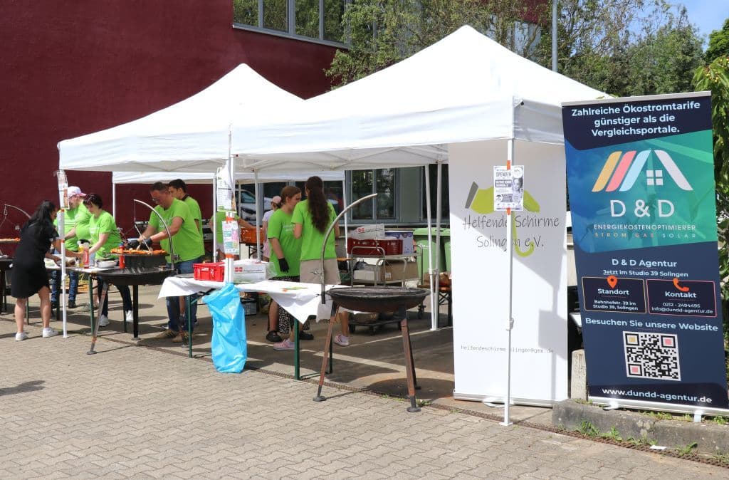 trio-pfingstfest-suedpark-helfende-schirme (4)