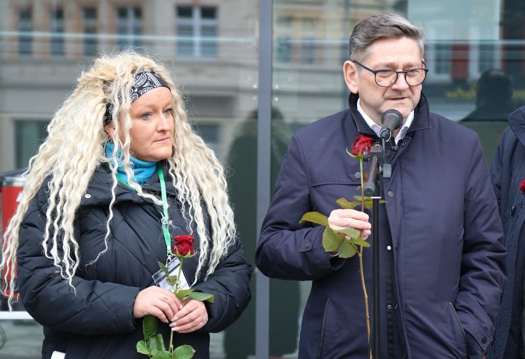 ukraine-krieg-zwei-jahre-mahnwache-rathaus (3)