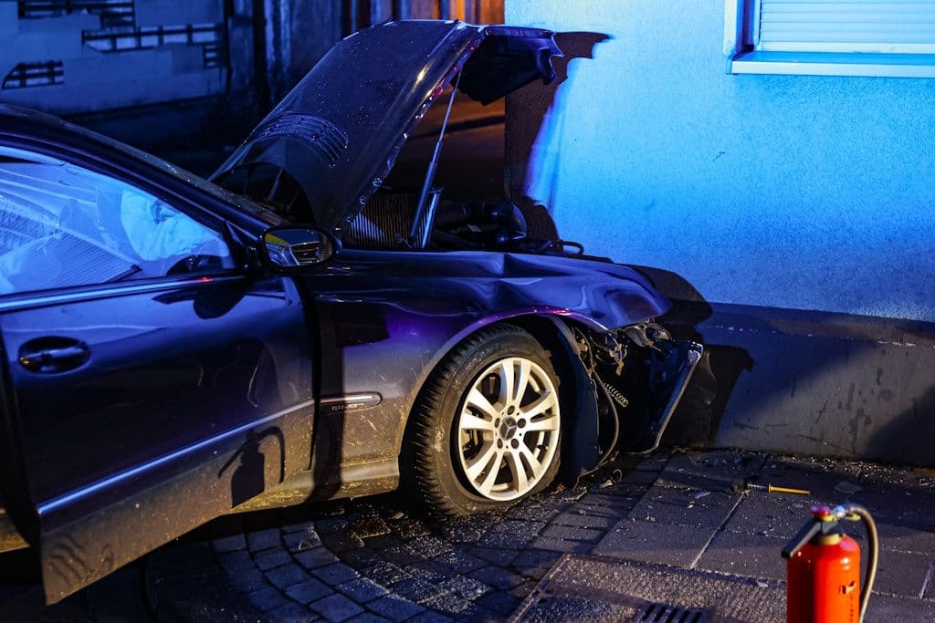 Solingen: Flucht vor der Polizei endet mit schwerem Unfall
