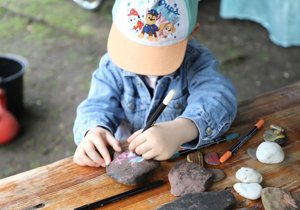 wuppersteine-vogelpark-ohligs-kinder-malen (1)