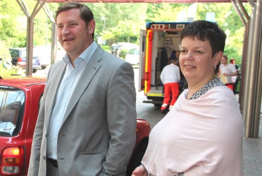 Der Beteiligungsausschuss des Stadtrates wählte Barbara Matthies jetzt zur neuen Geschäftsführerin des Klinikums. Oberbürgermeister Tim Kurzbach ist Vorsitzender der Gesellschafterversammlung des Klinikums und wurde vom Grmium aufgefordert, einen Vertrag mit der 45-Jährigen abzuschließen. (Archivfoto: B. Glumm)