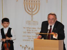 Leonid Goldberg ist seit 23 Jahren Vorsitzender der Jüdischen Kultusgemeinde Wuppertal und lebt in Solingen. Er ludt jetzt zum Neujahrsempfang in die Synagoge in Wuppertal-Barmen. (Foto: B. Glumm)