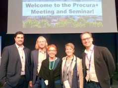 Eine Delegation aus NRW nimmt in Rom an einer europäischen Konferenz zur nachhaltigen Beschaffung teil: v.li. Holger Willing, Tim Stoffel, Dr. Lale Akgün (newtrade nrw/Staatskanzlei NRW), Ariane Bischoff (Stadt Solingen), Dr. Maximilian Müngersdorff (DIE). (Foto: Stadt Solingen)