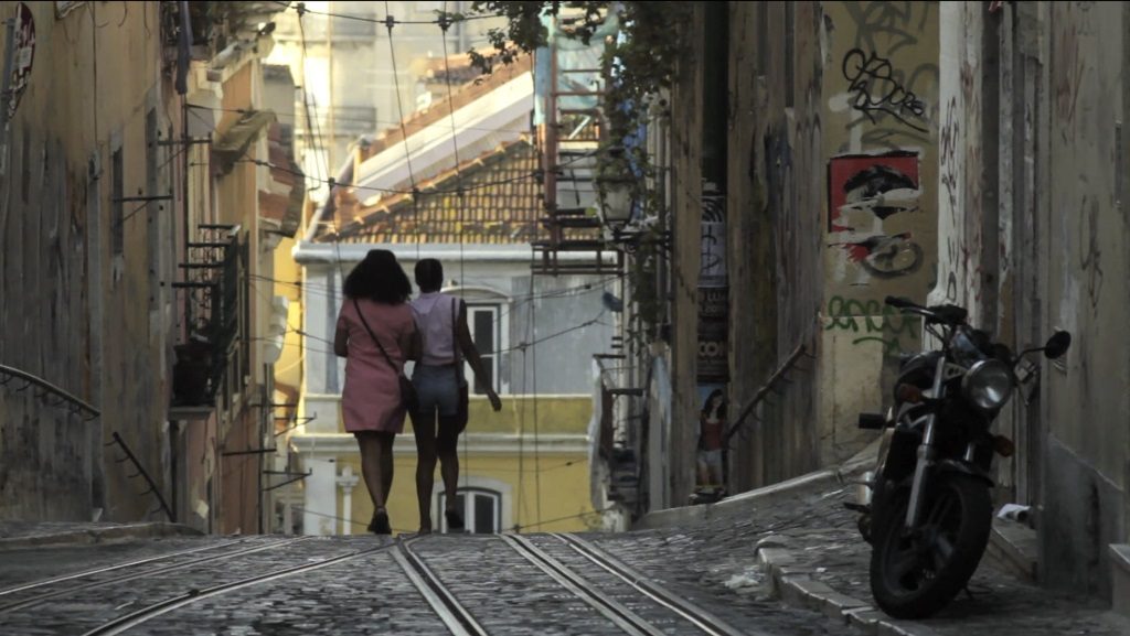 Die Amnesty-Gruppe Solingen zeigt mit "All is well" den vierten und letzten Film aus der Reihe "Kino für Menschenrechte 2016 – Focus Africa" im Forum der Bergischen Volkshochschule an der Mummstraße. (Foto: Lx filmes)