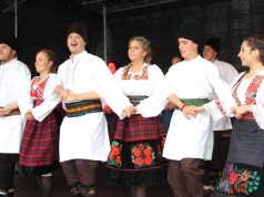 Ein kunterbuntes Programm werden zahlreiche Musik- und Tanzgruppe am Samstag auf den beiden Bühnen auf dem Fronhof und dem Alten Markt präsentieren. (Archivfoto: B. Glumm)
