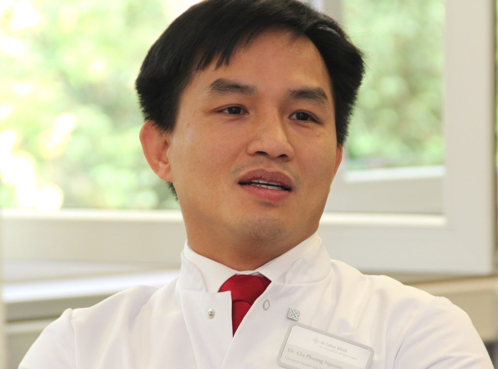 Dr. Gia Phuong Nguyen ist seit kurzer Zeit Chefarzt der Inneren Medizin – Gastroenterologie und Kardiologie an der St. Lukas Klinik. In wien hat er heute einen Vortrag gehalten. (Foto: B. Glumm)