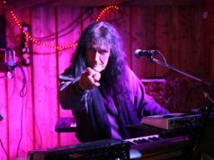Am 6. Juni wird die Solinger Rocklegende Martin Gerschwitz im Walder Weinladen aufspielen - und aus seinem Leben erzählen. Beginn: 19 Uhr. (Archivfoto: © B. Glumm)